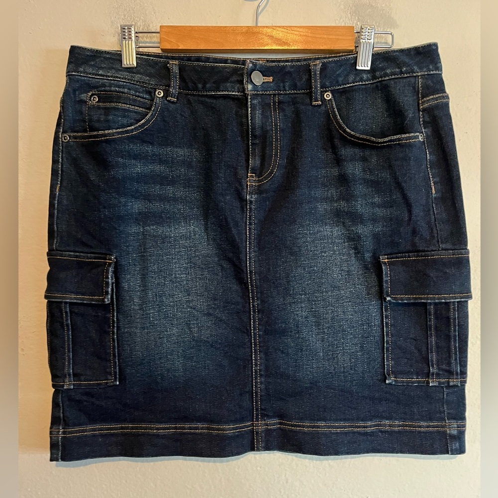 3/$20 J Jill Skirt Womens Size 10 Denim Jean Cargo Mini Straight Dark Wash